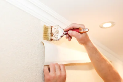 Pose de papier peint à Levaré — revêtements muraux et toiles de verre